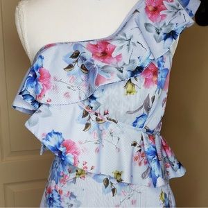 NEW-Willow & Clay dress - one shoulder, lined floral dress. Size L